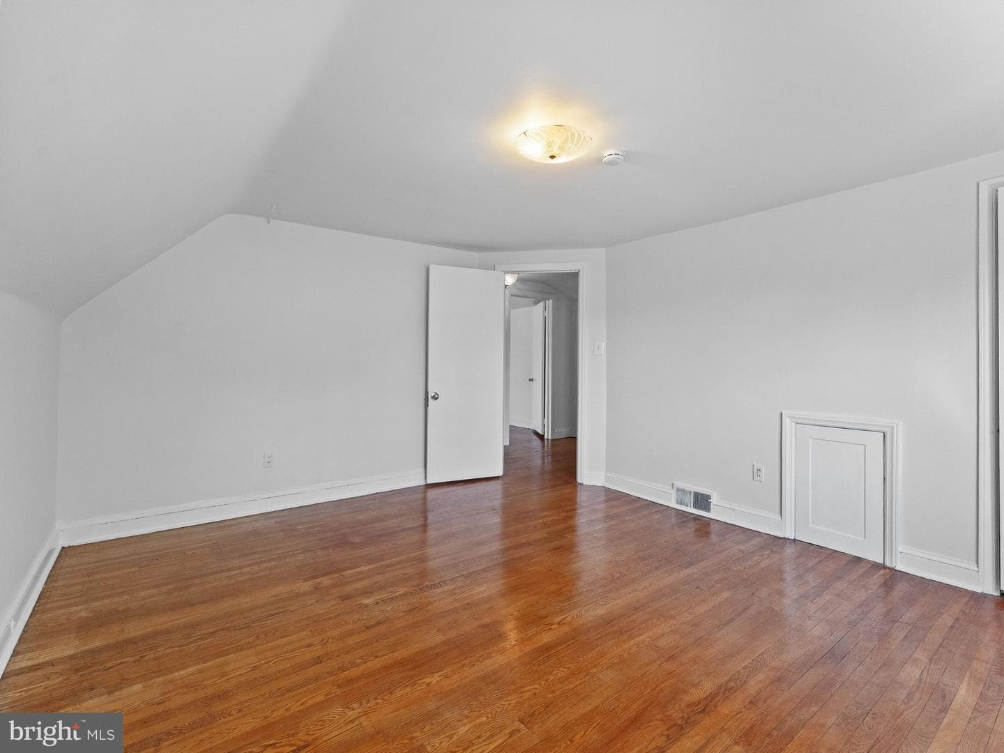 20 Davis Avenue photo 33