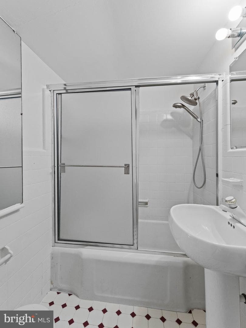 20 Davis Avenue photo 34