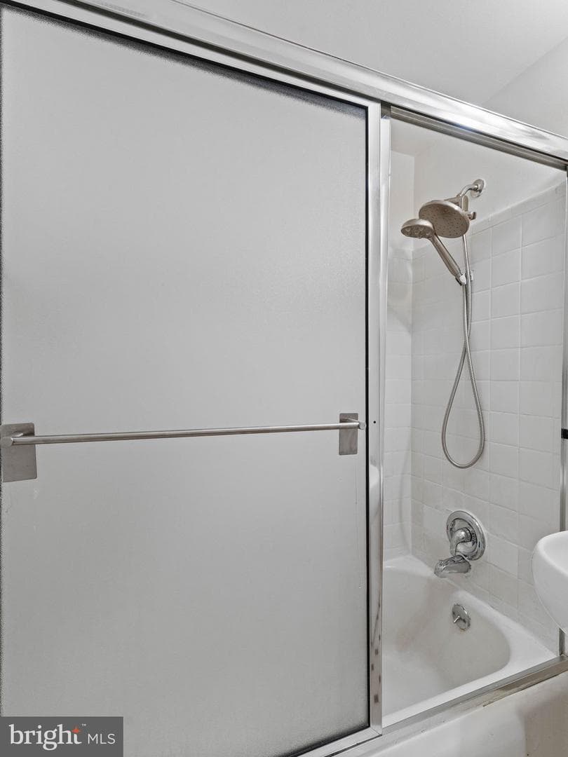 20 Davis Avenue photo 35
