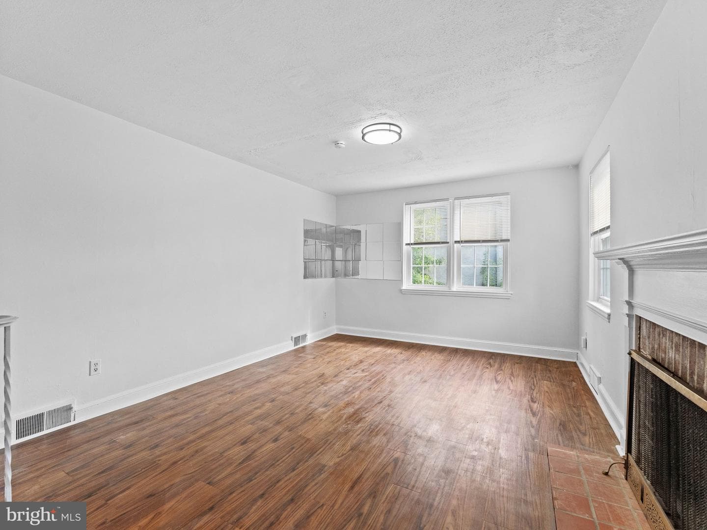 20 Davis Avenue photo 6