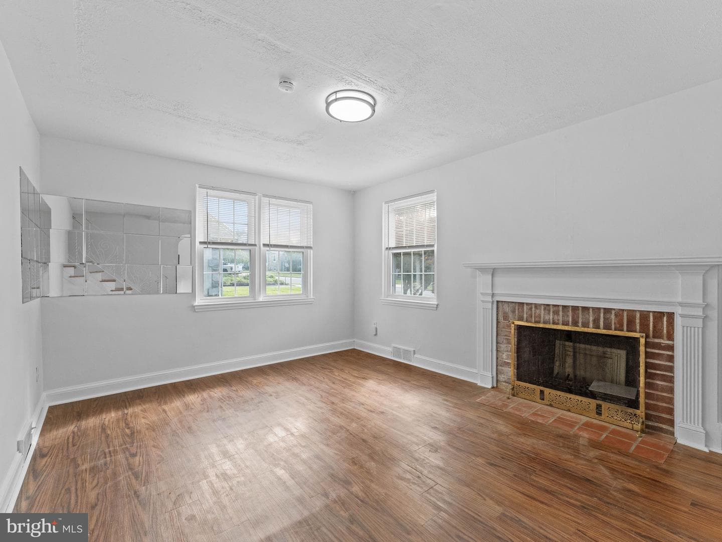 20 Davis Avenue photo 8