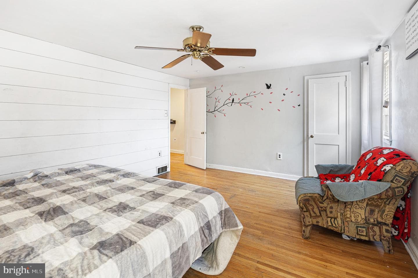 801 Addingham Avenue photo 17