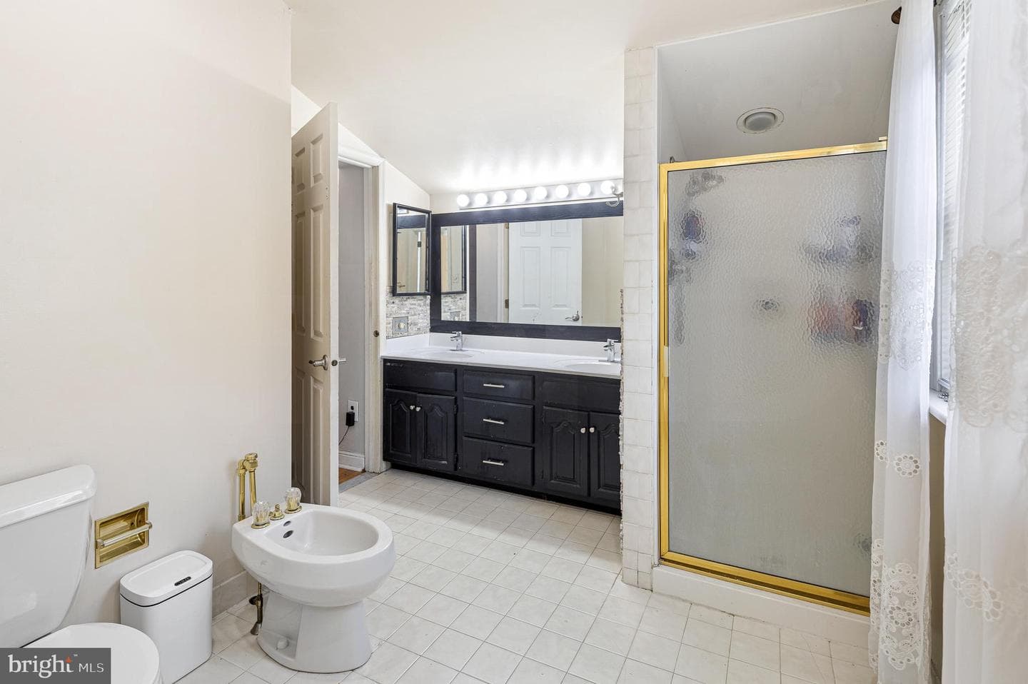 801 Addingham Avenue photo 19