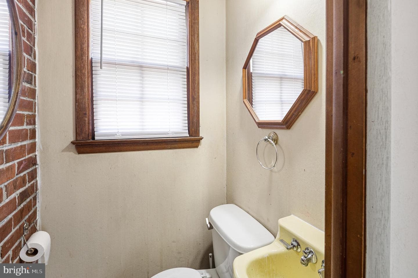 801 Addingham Avenue photo 35