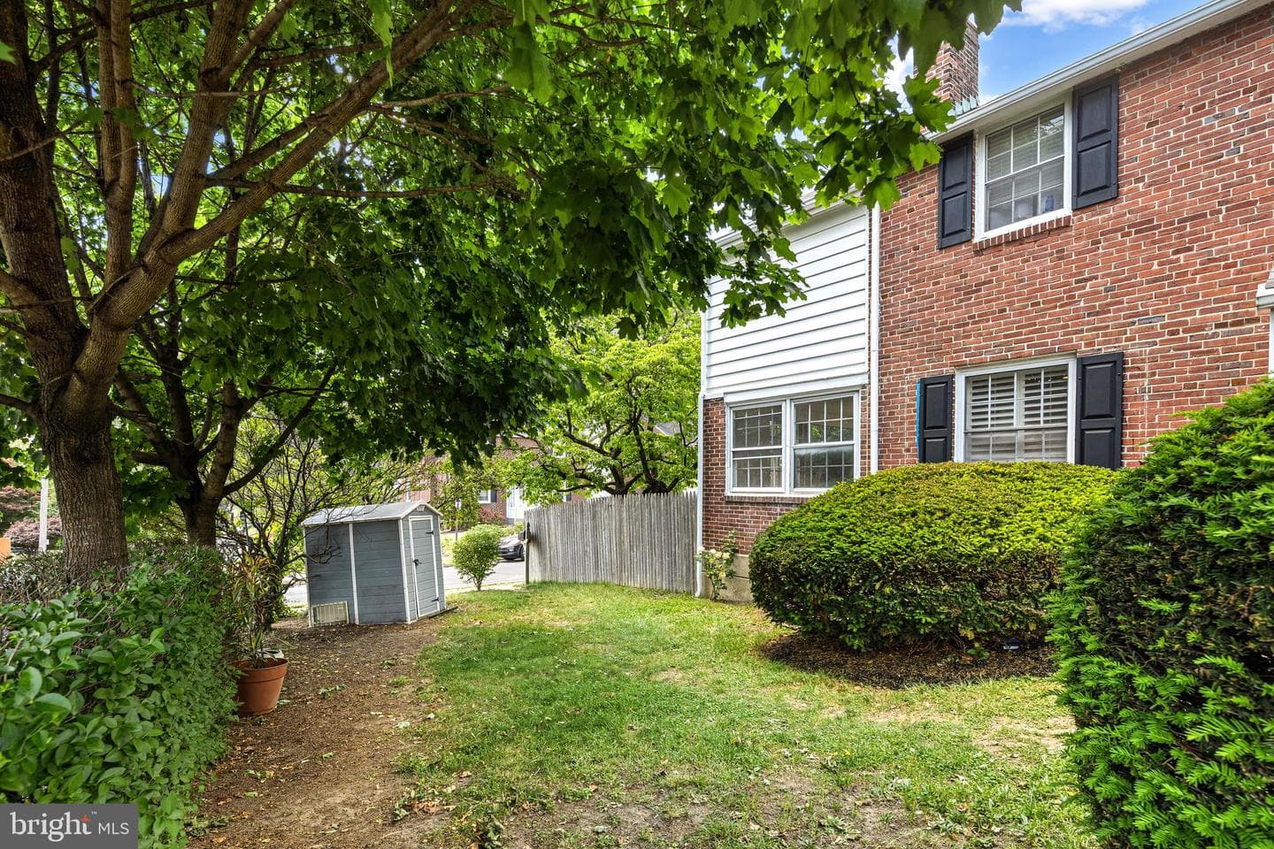 801 Addingham Avenue photo 4