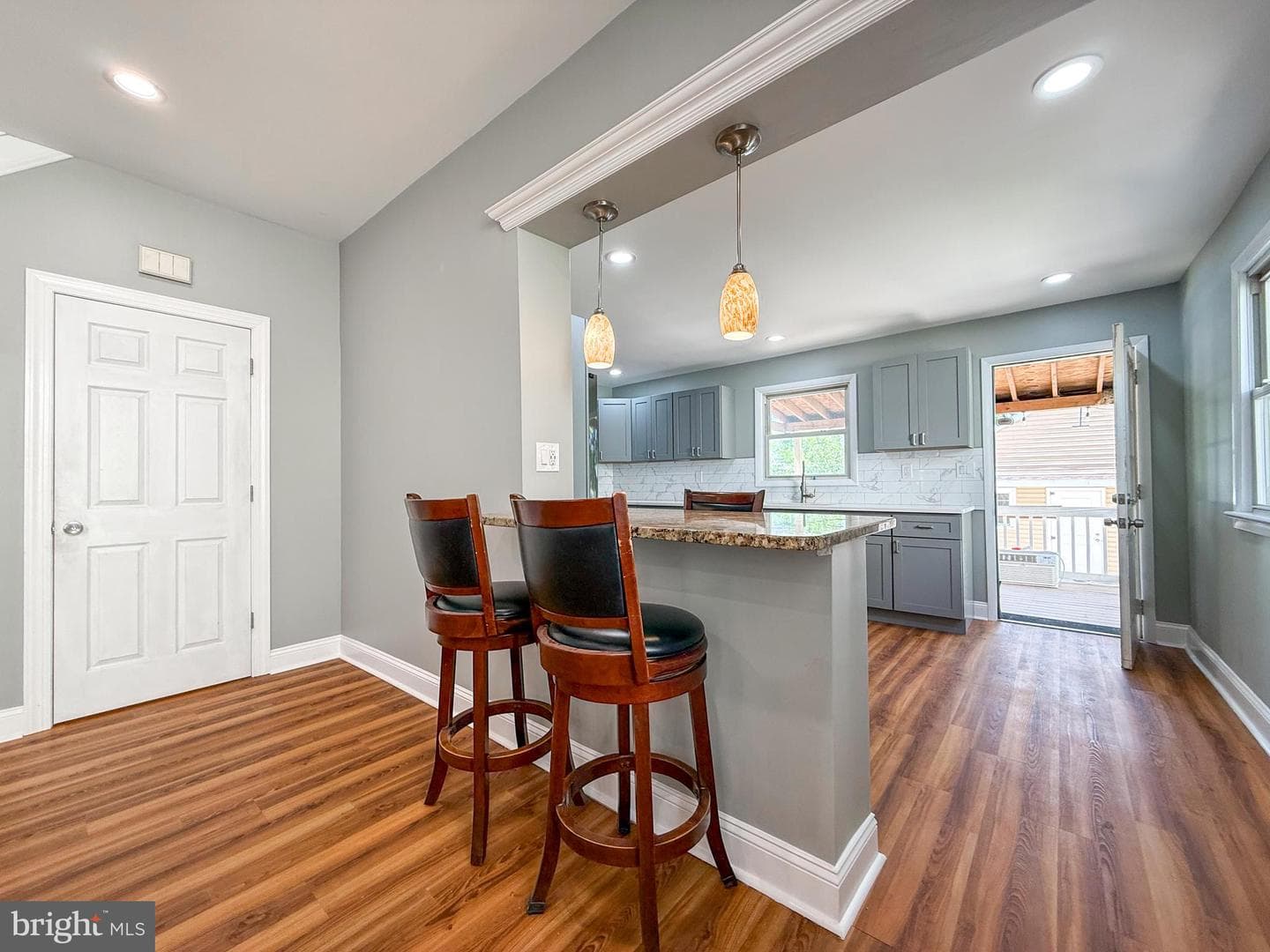204 Barker Avenue photo 12