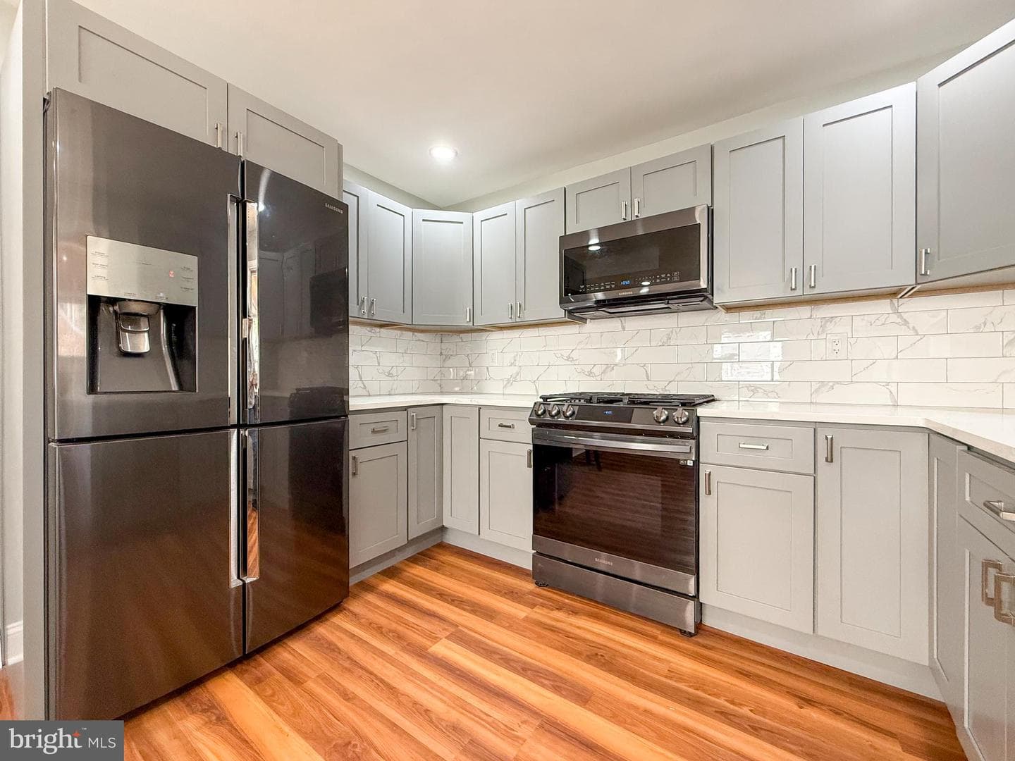 204 Barker Avenue photo 14