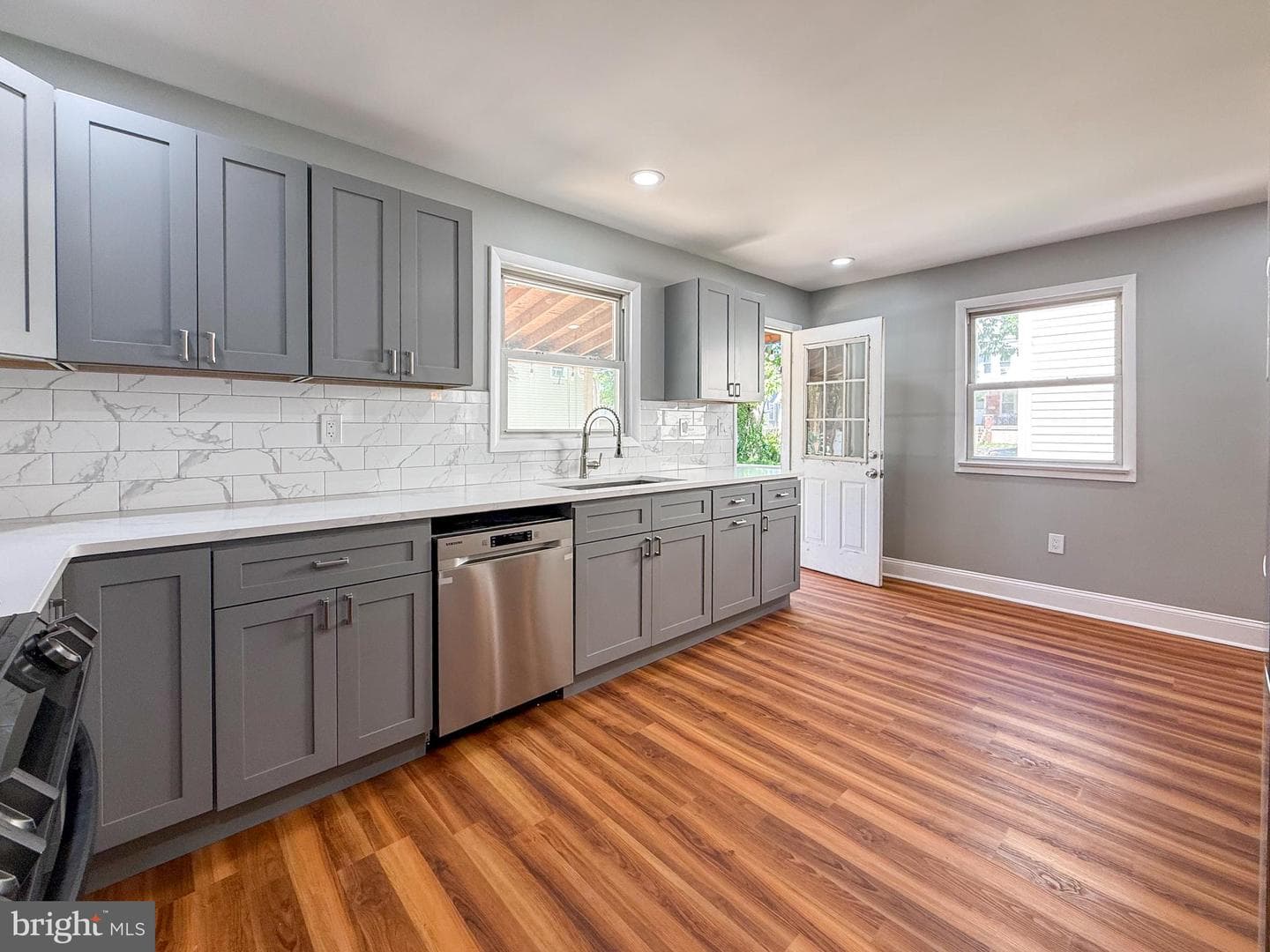 204 Barker Avenue photo 15