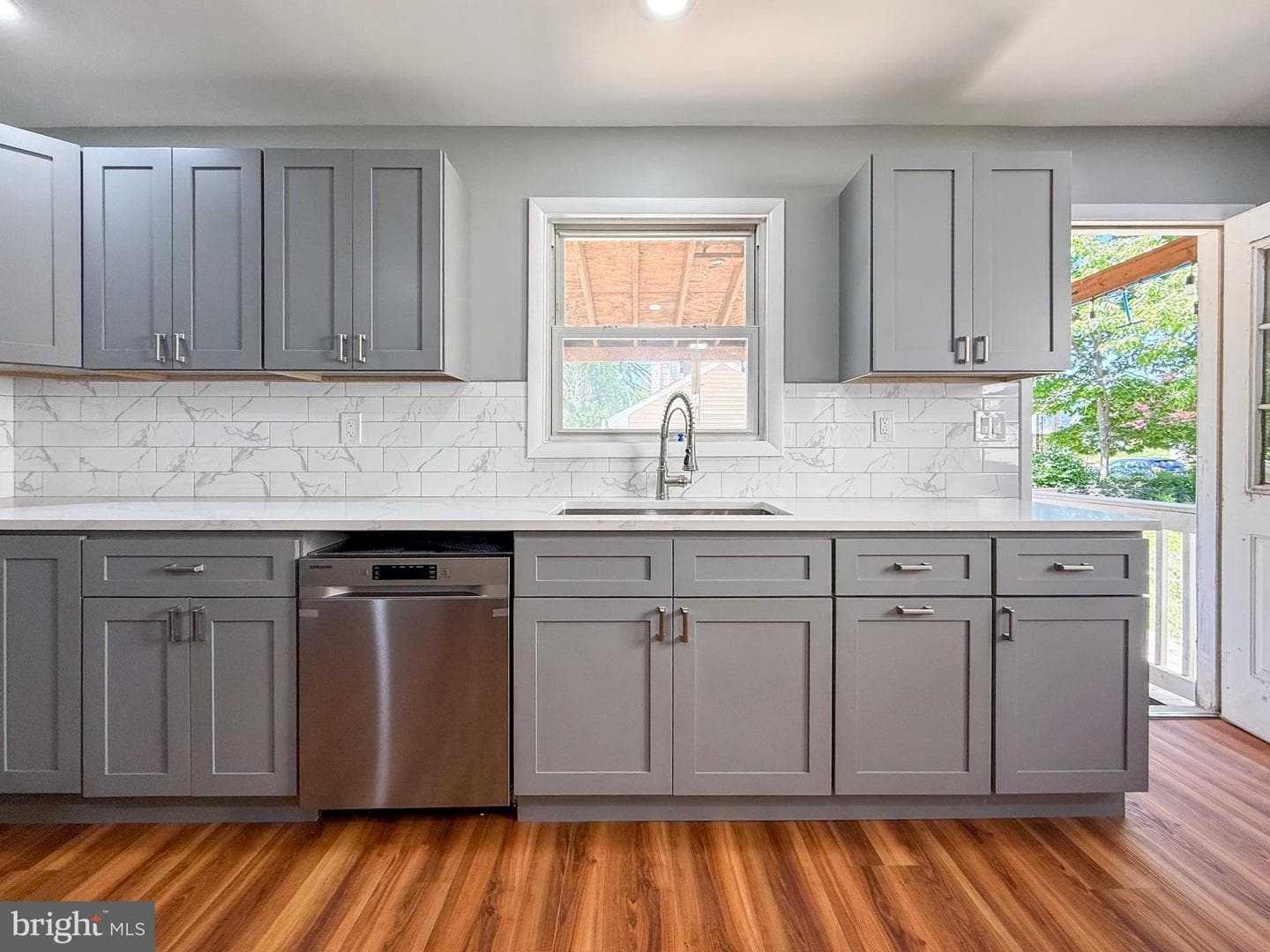 204 Barker Avenue photo 16
