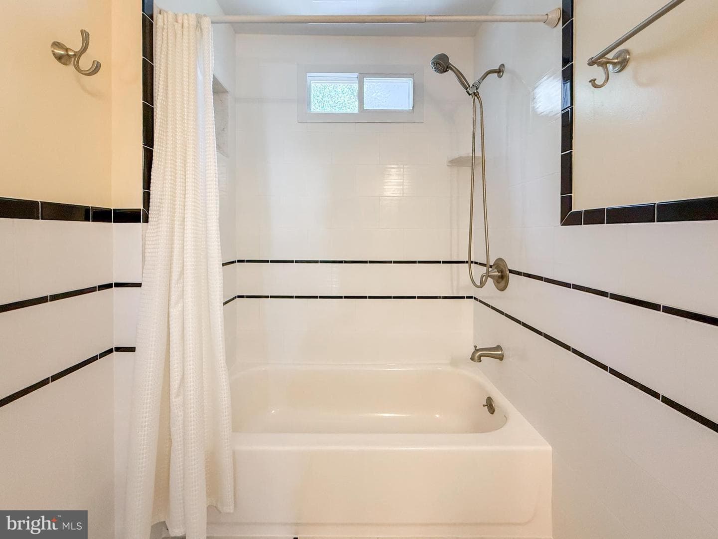 204 Barker Avenue photo 22