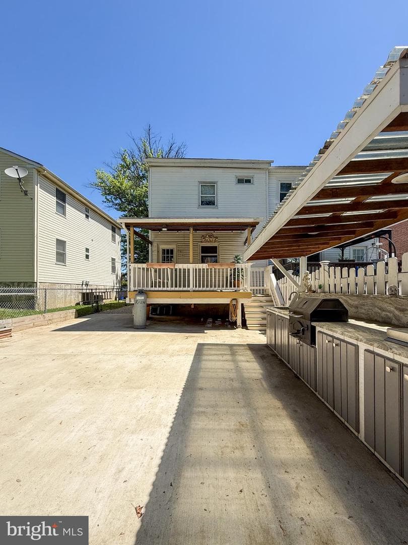 204 Barker Avenue photo 37