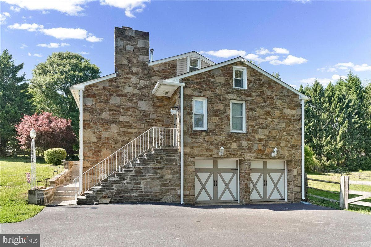 779 Concord Road photo 4