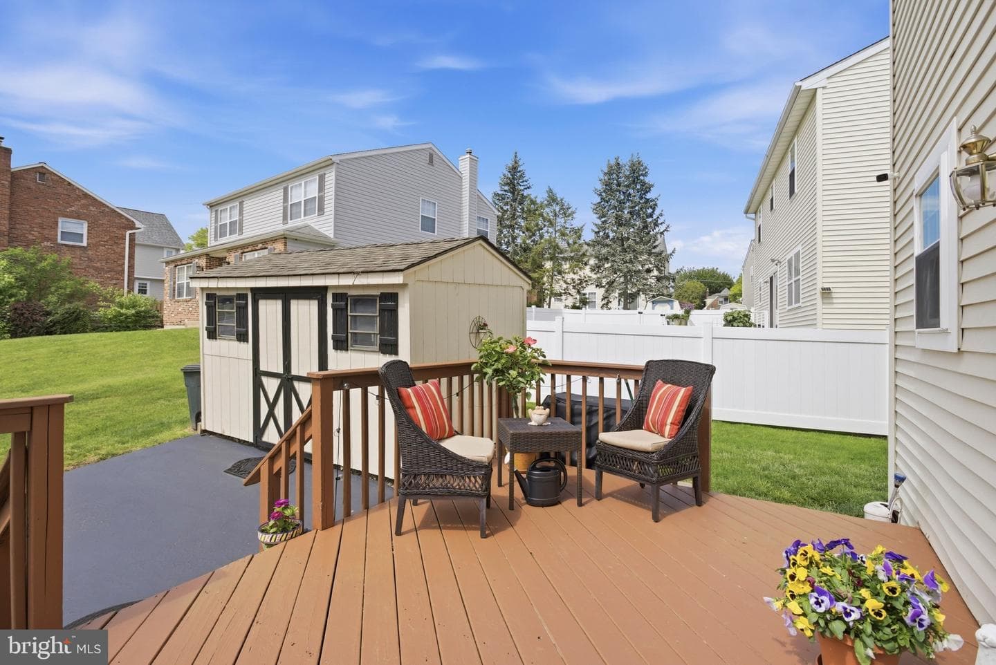 320 Olympic Avenue photo 44