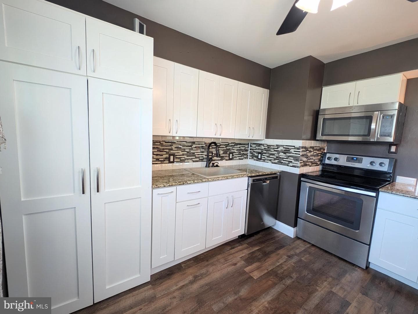 3618 Victor Avenue photo 9