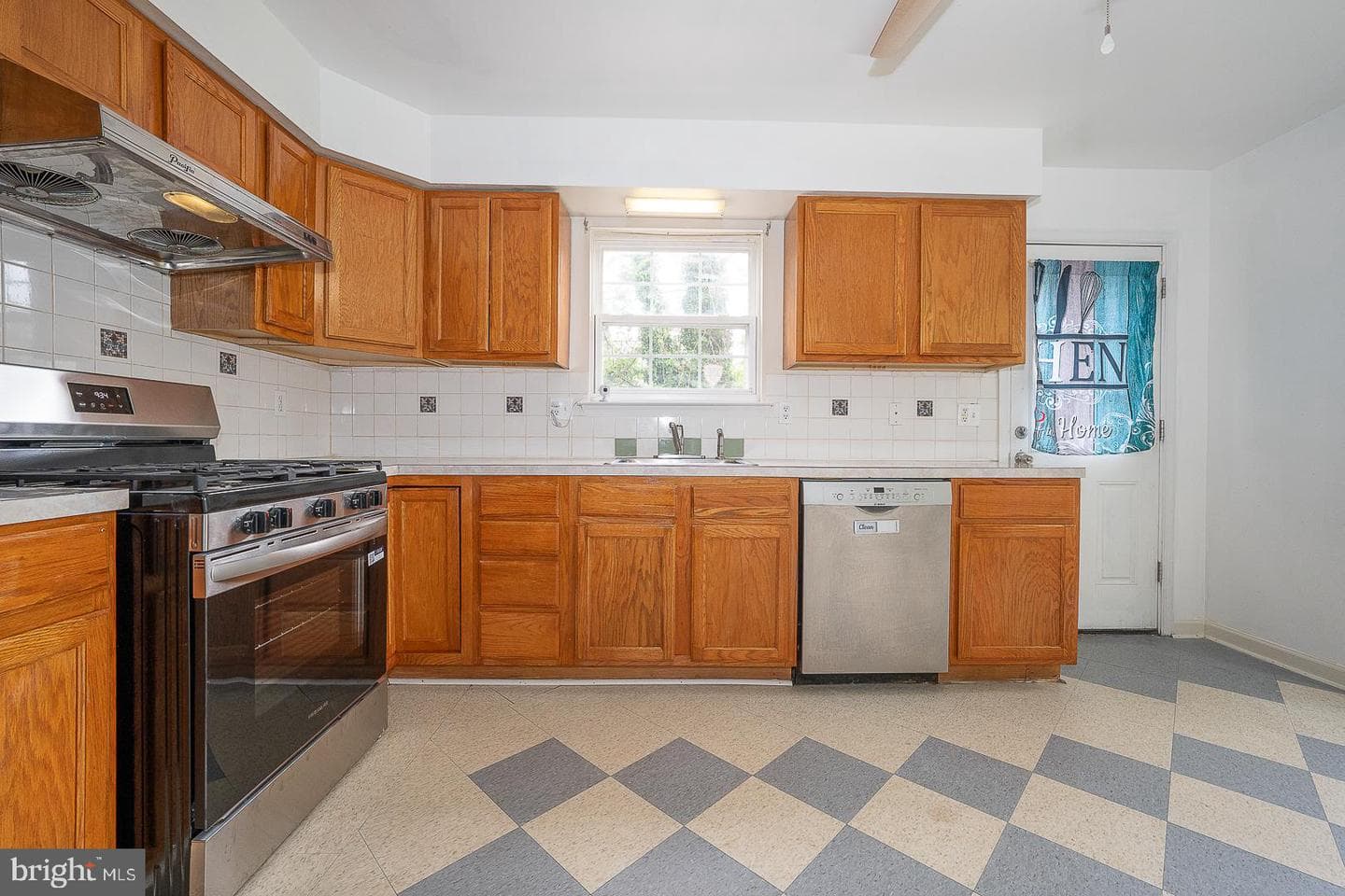 723 Broad Street photo 14