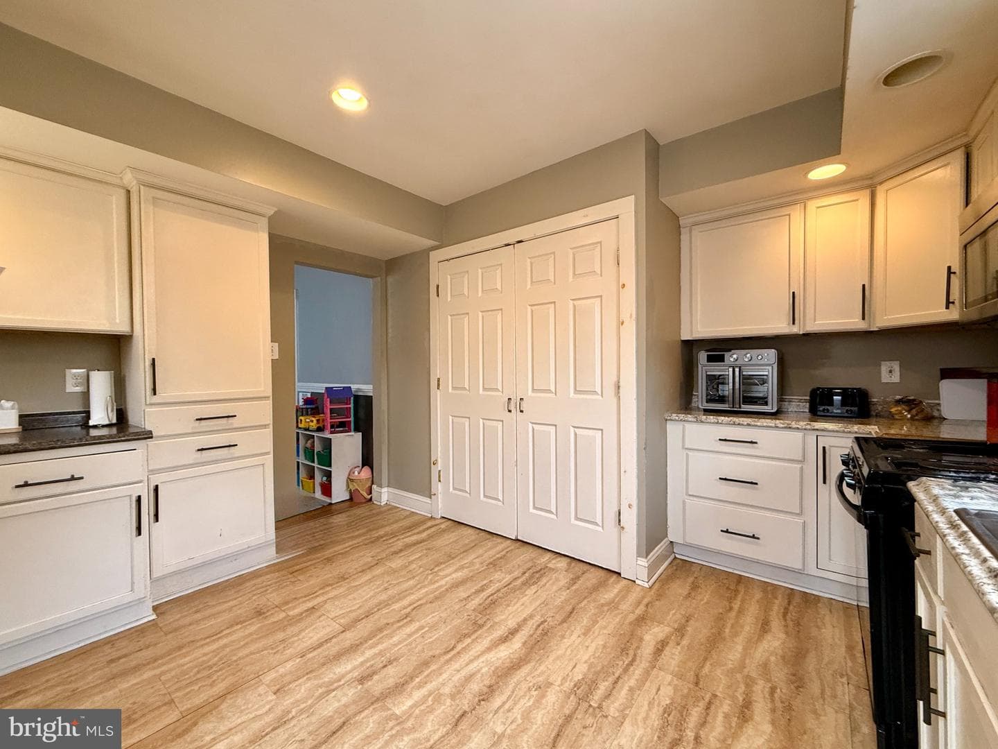 2116 Madison Street photo 11