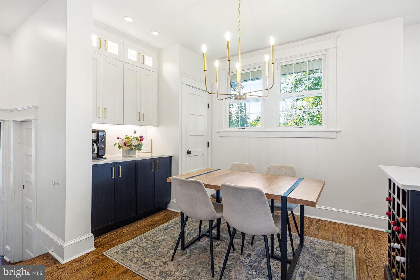 93 Saxer Avenue photo 11