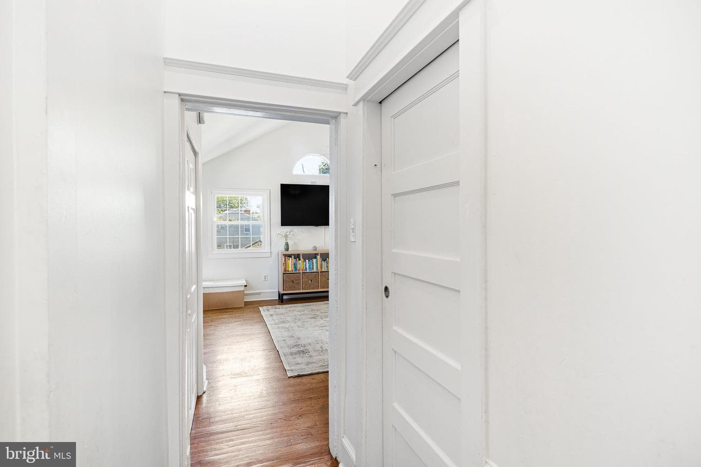 93 Saxer Avenue photo 14