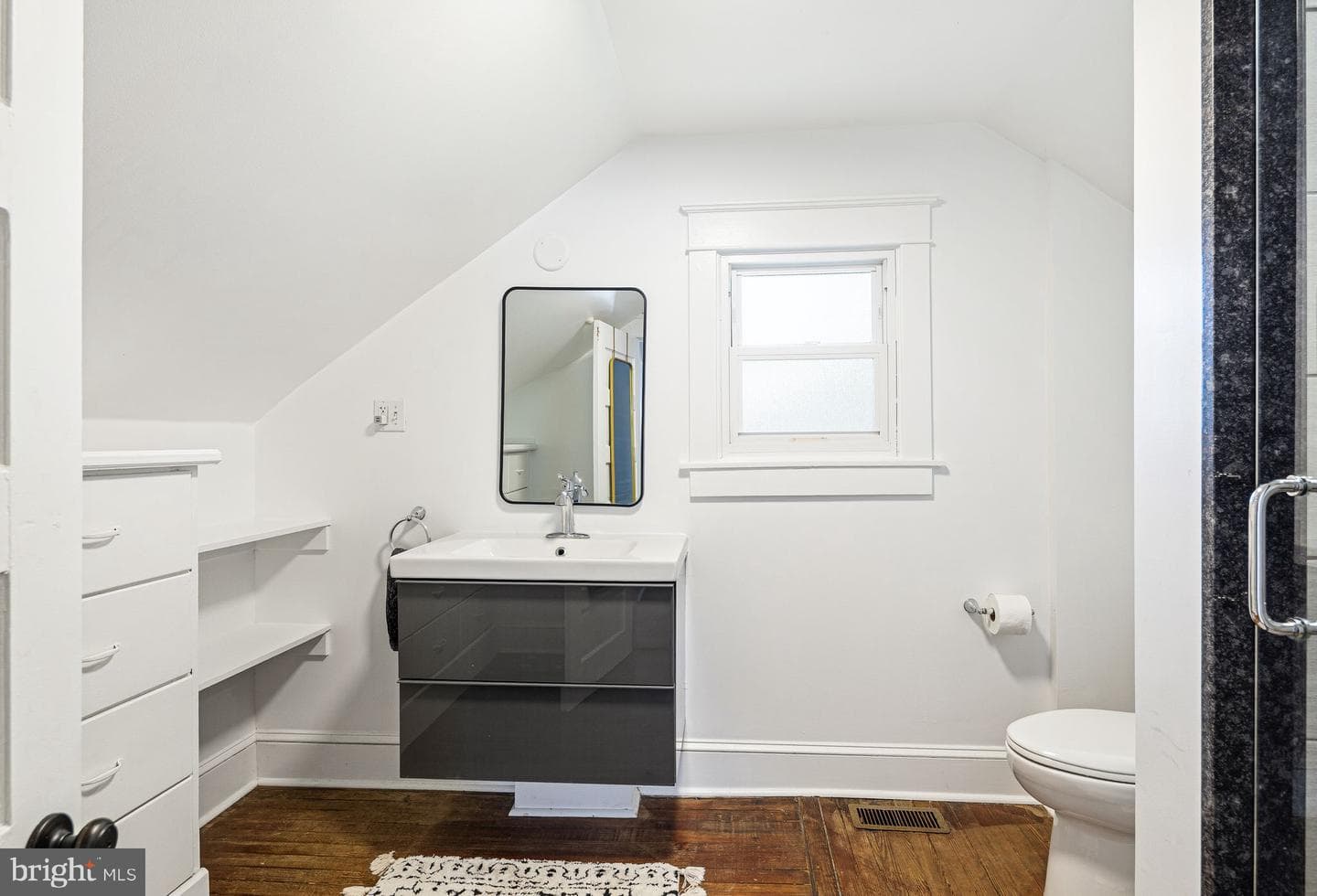 93 Saxer Avenue photo 33