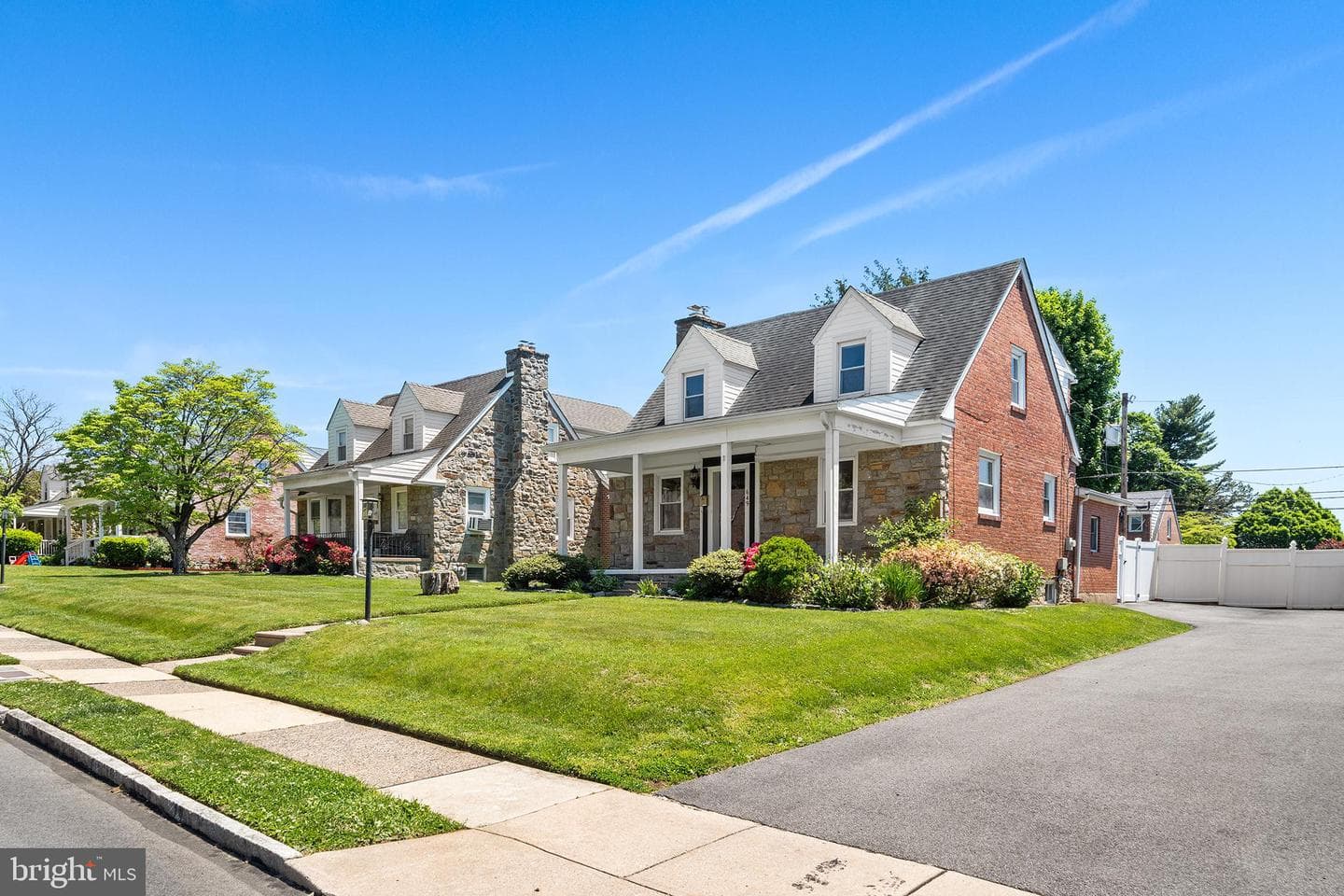649 Andrew Road photo 2