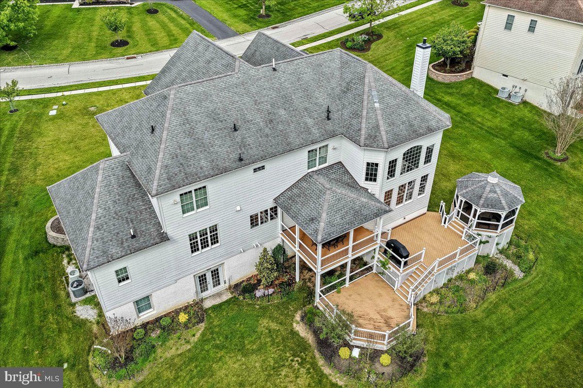 17 Evergreen Place photo 34
