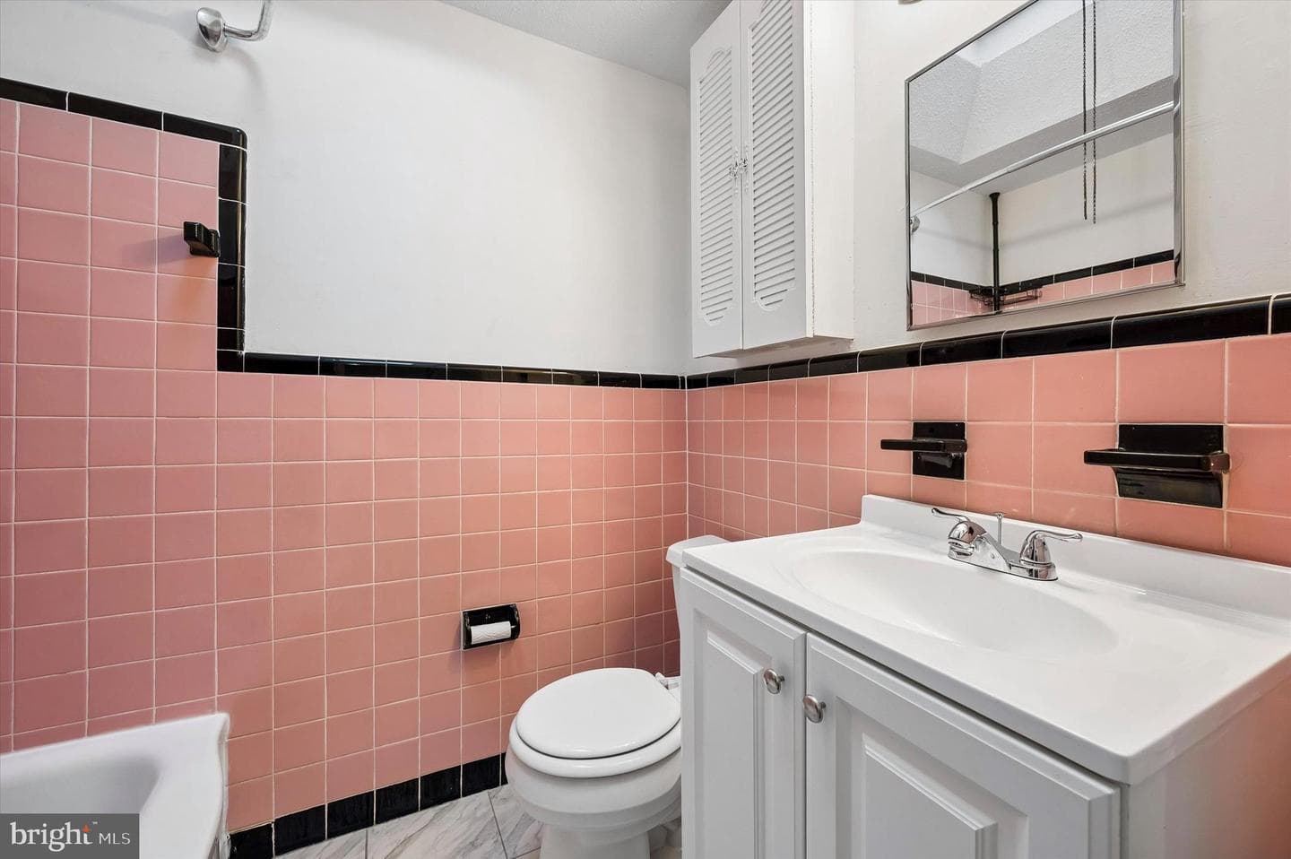 246 Pine St photo 12