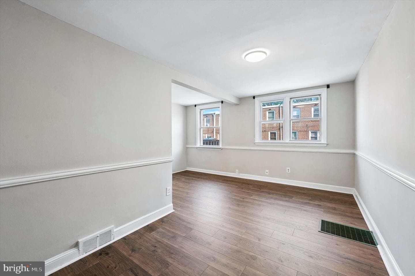 246 Pine St photo 5