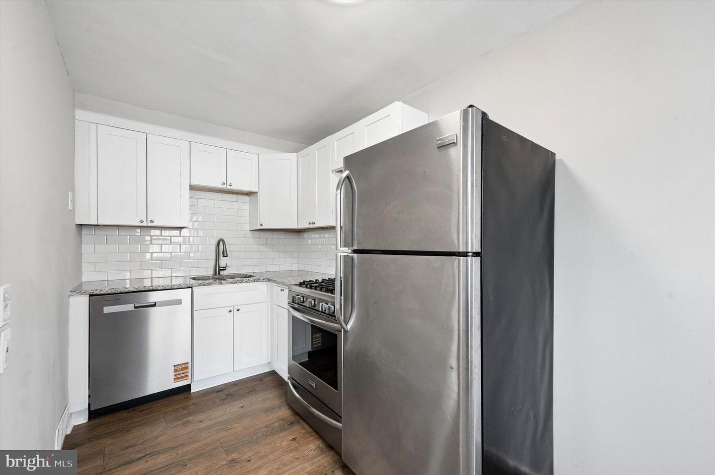 246 Pine St photo 7
