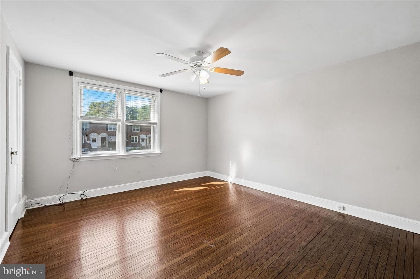 246 Pine St photo 9