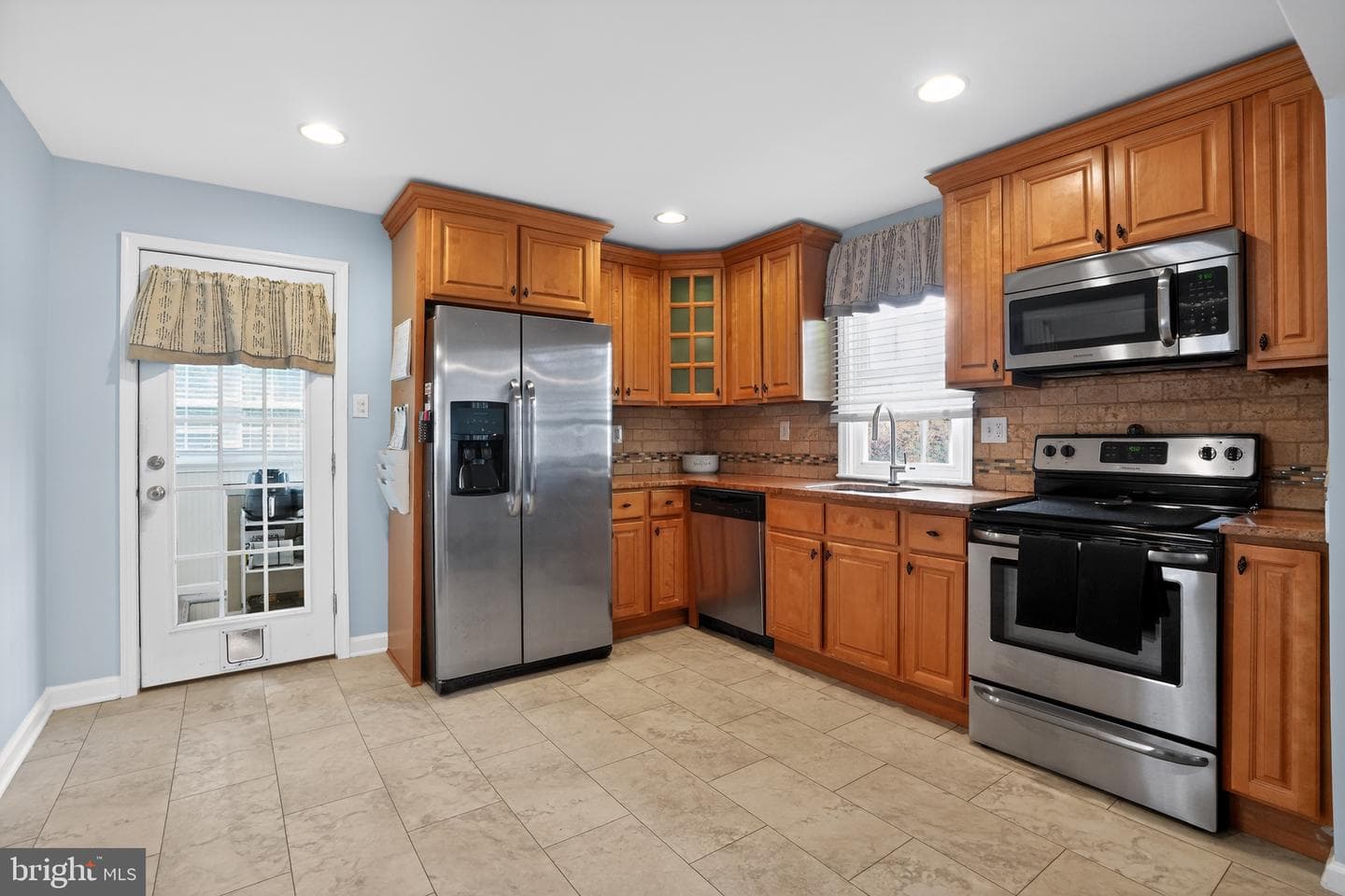 405 Blakeley Road photo 10