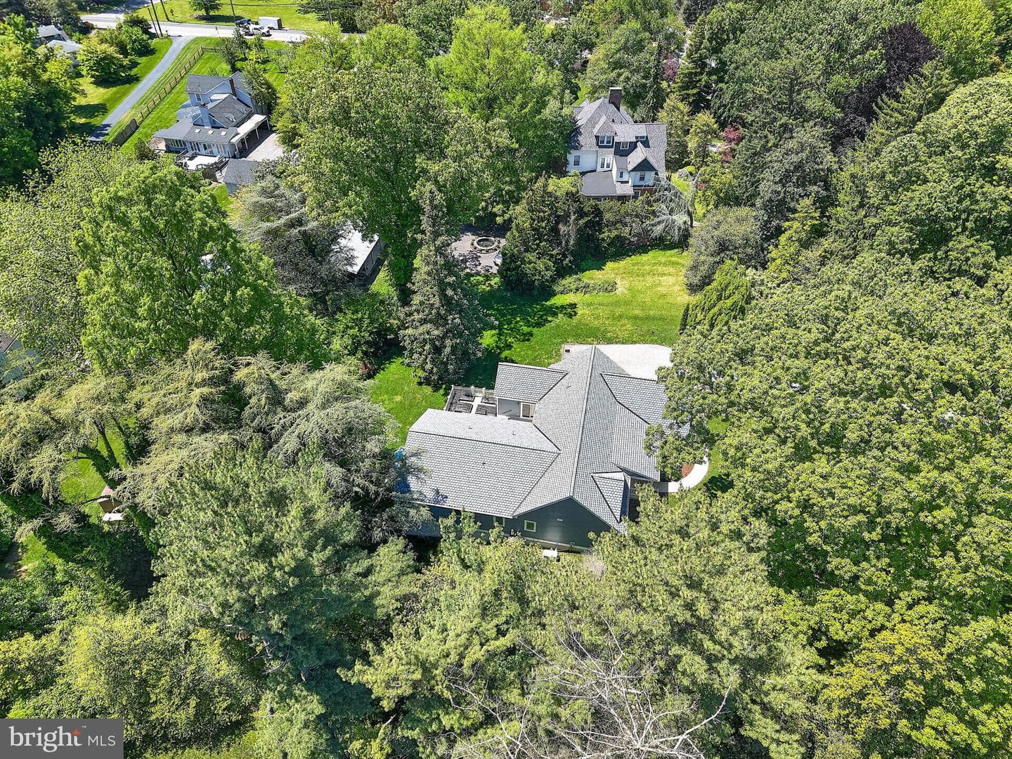 10 E Brookhaven Road photo 47