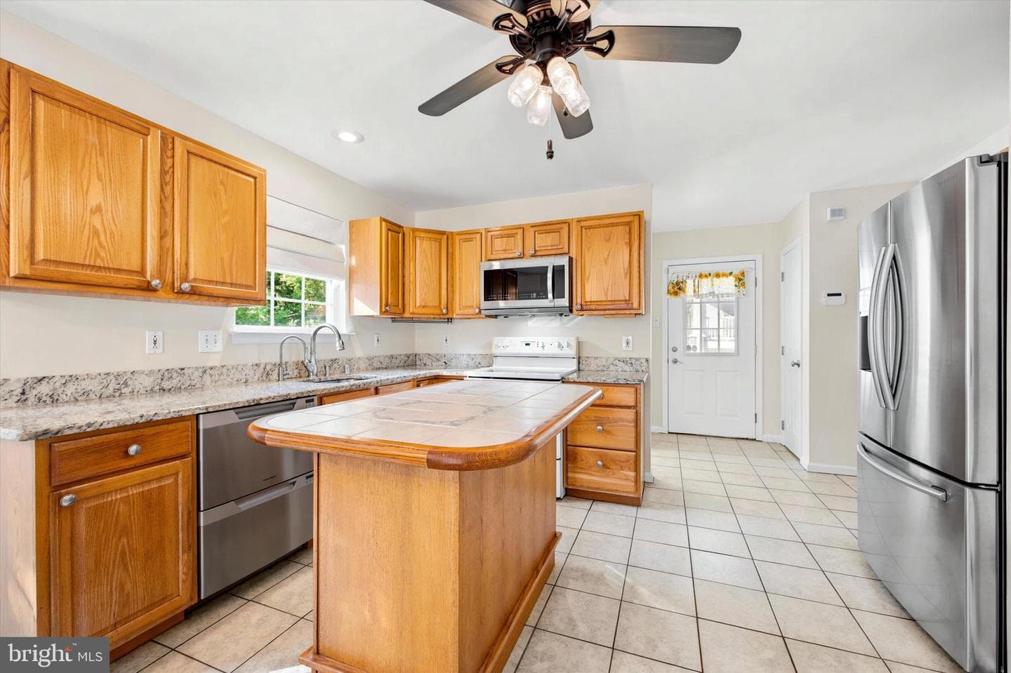 1211 Morton Avenue photo 10