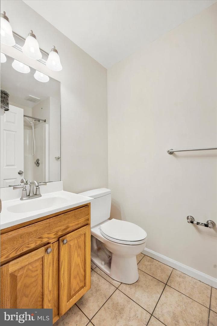 1211 Morton Avenue photo 18