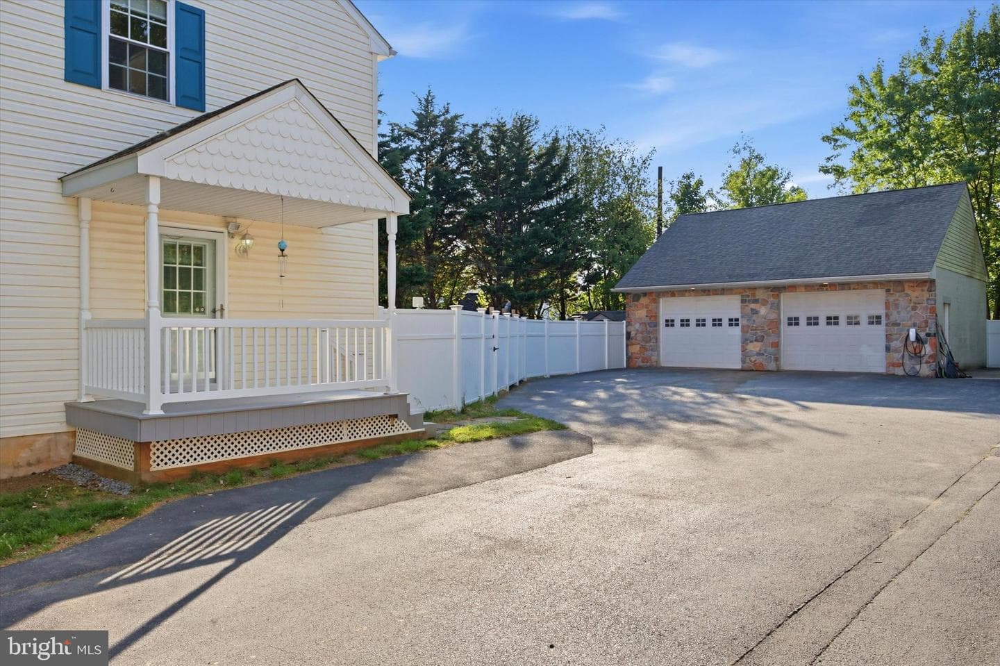 1211 Morton Avenue photo 35