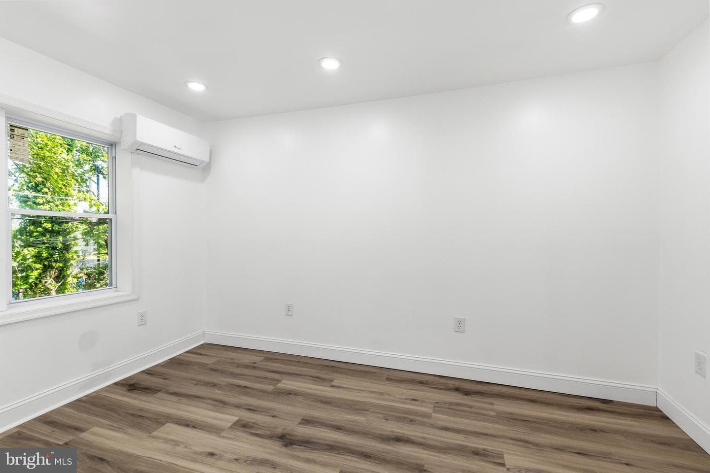 1415 Ridley Avenue photo 14