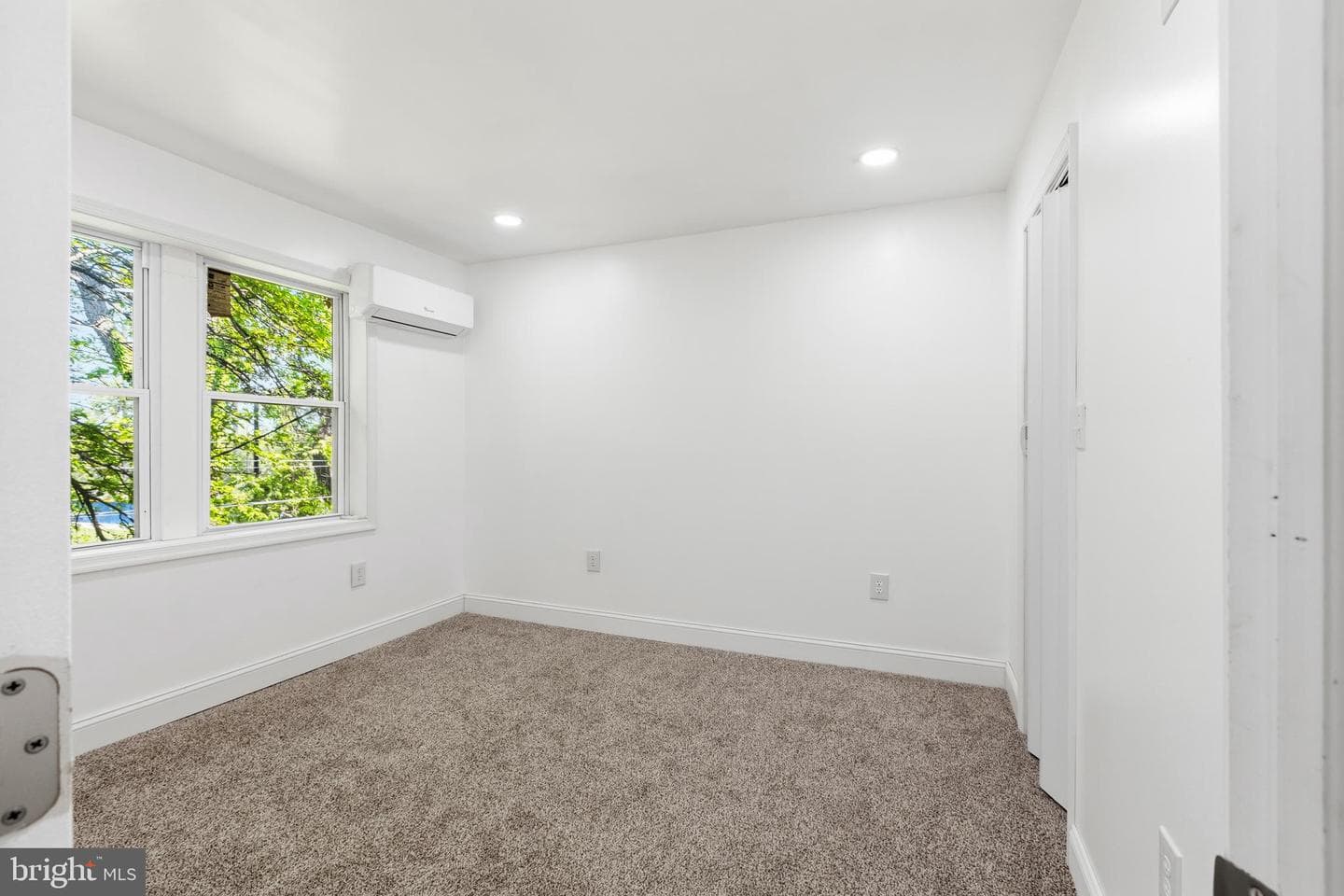1415 Ridley Avenue photo 17