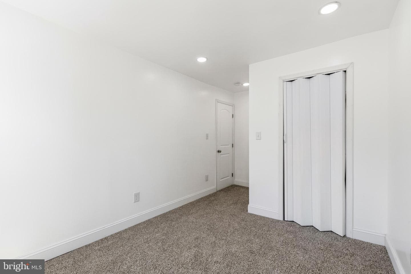 1415 Ridley Avenue photo 20