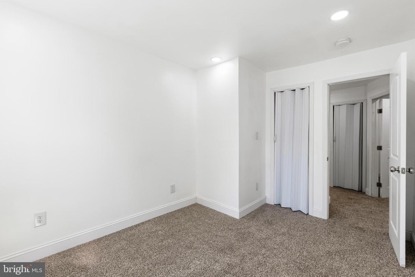 1415 Ridley Avenue photo 22