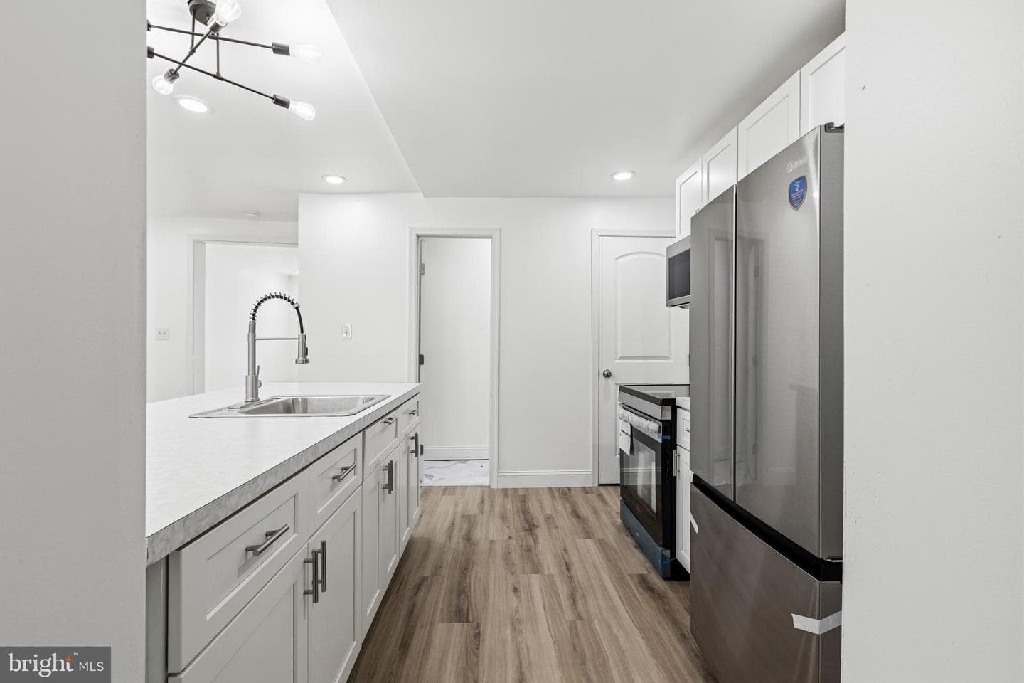 1415 Ridley Avenue photo 6