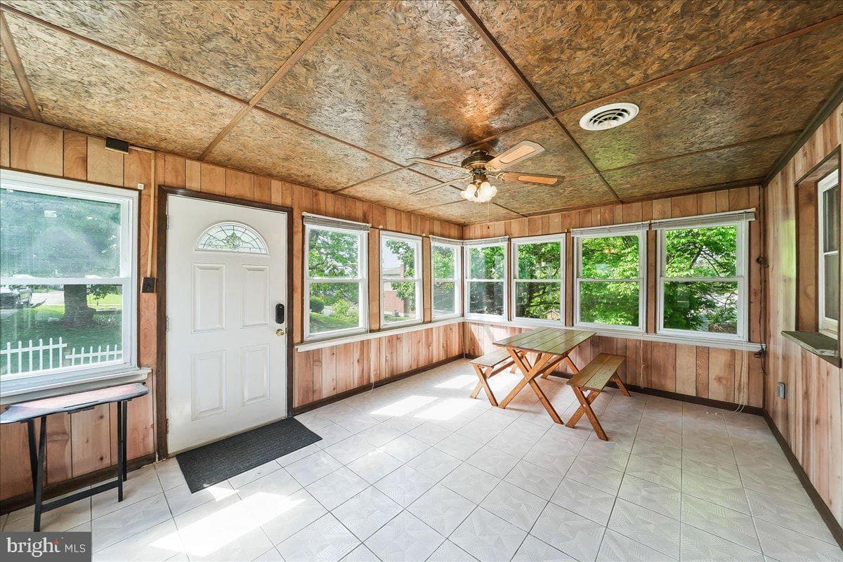 1359 Peach Street photo 13