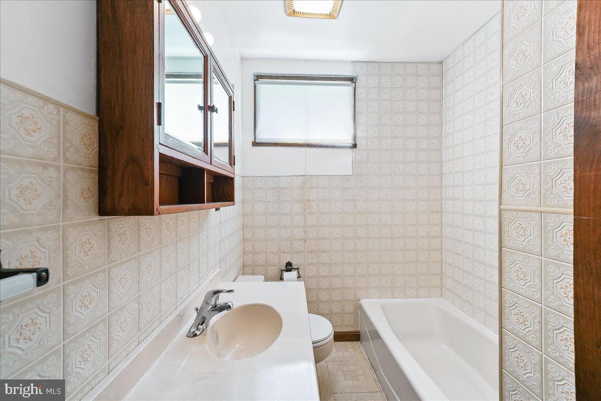 1359 Peach Street photo 31
