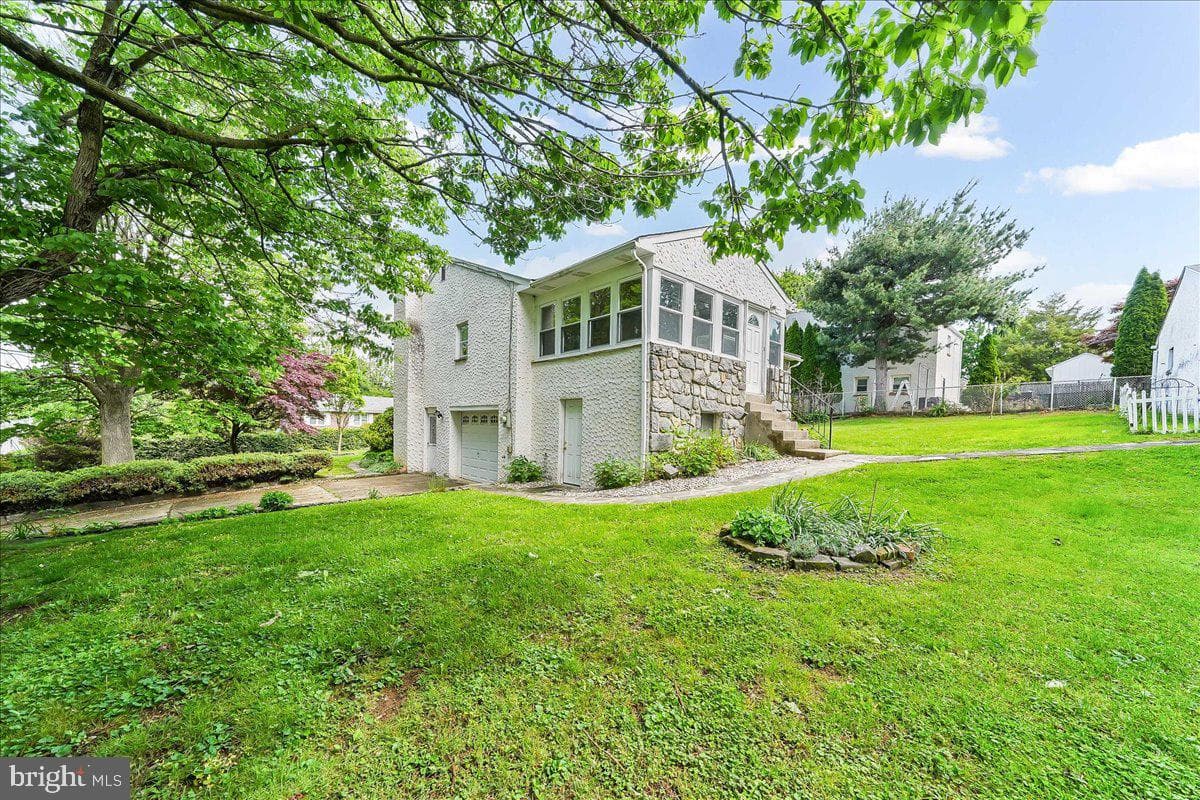 1359 Peach Street photo 38