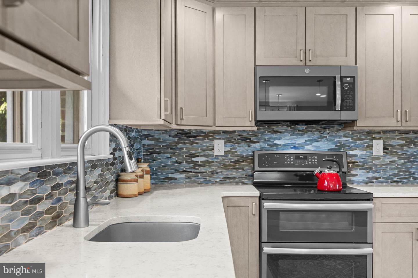 272 Overbrook Drive photo 16
