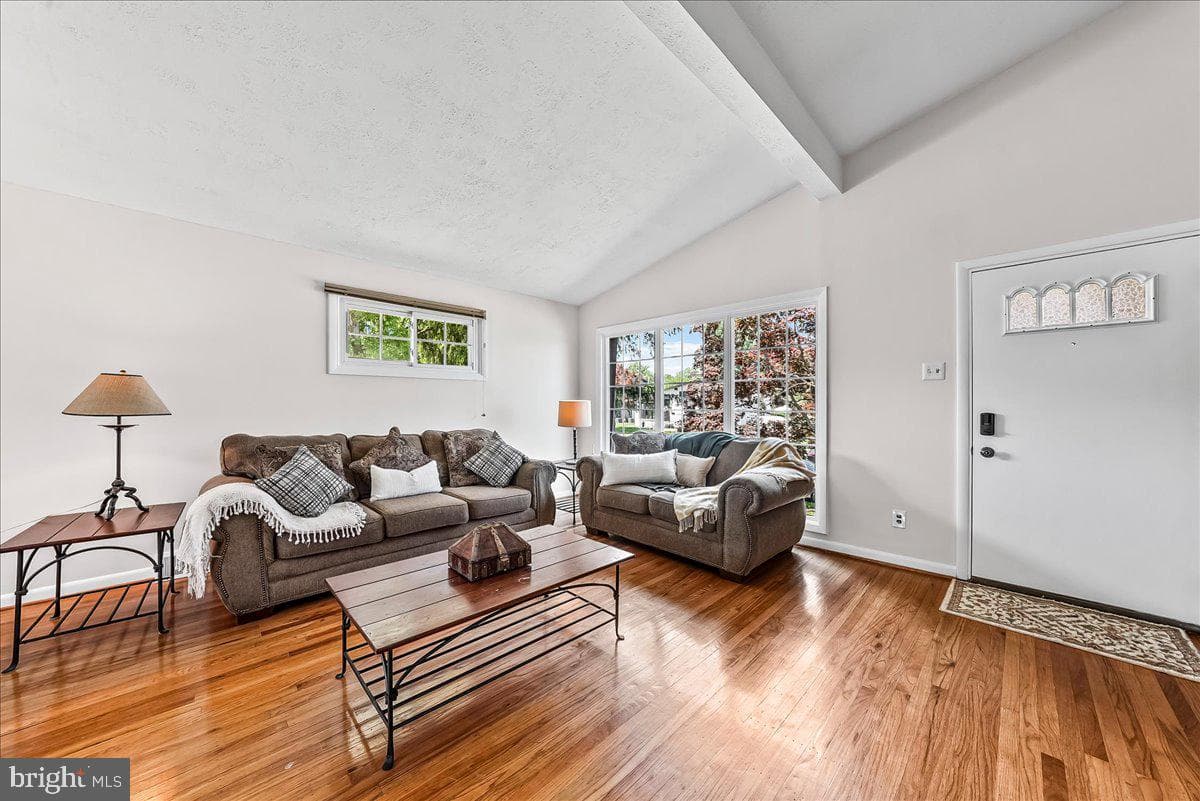410 Lyndhurst Drive photo 6