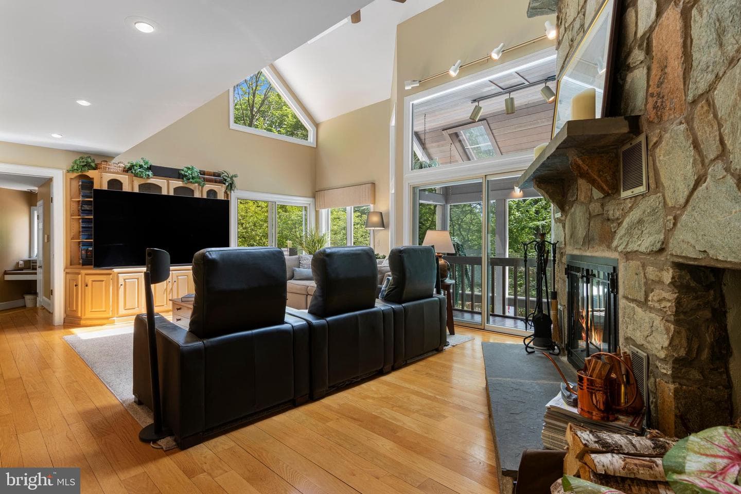 3 Hickory Lane photo 41