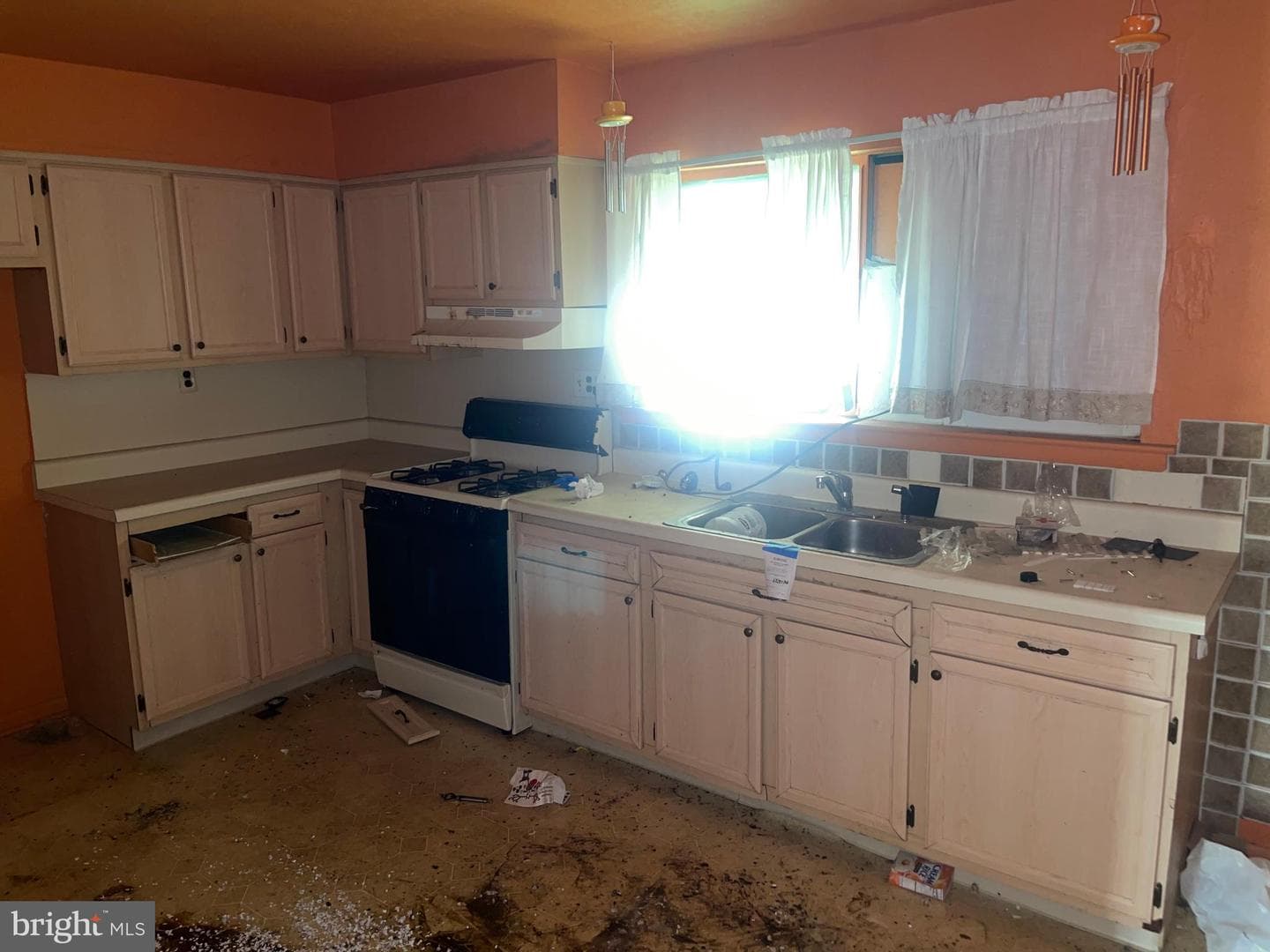 1348 W 7th Street photo 3