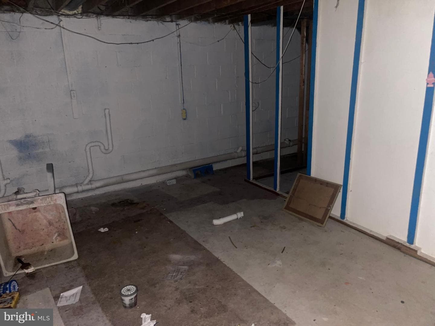 1348 W 7th Street photo 9