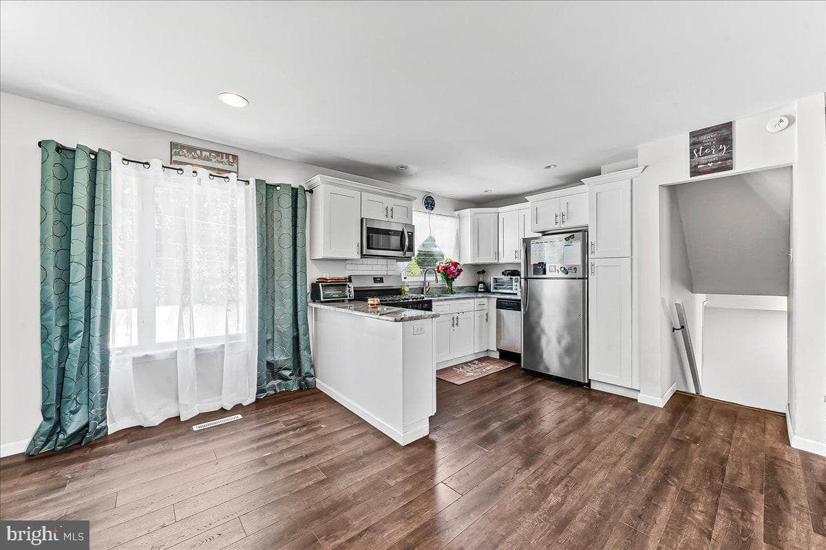 1109 Brookwood Lane photo 7