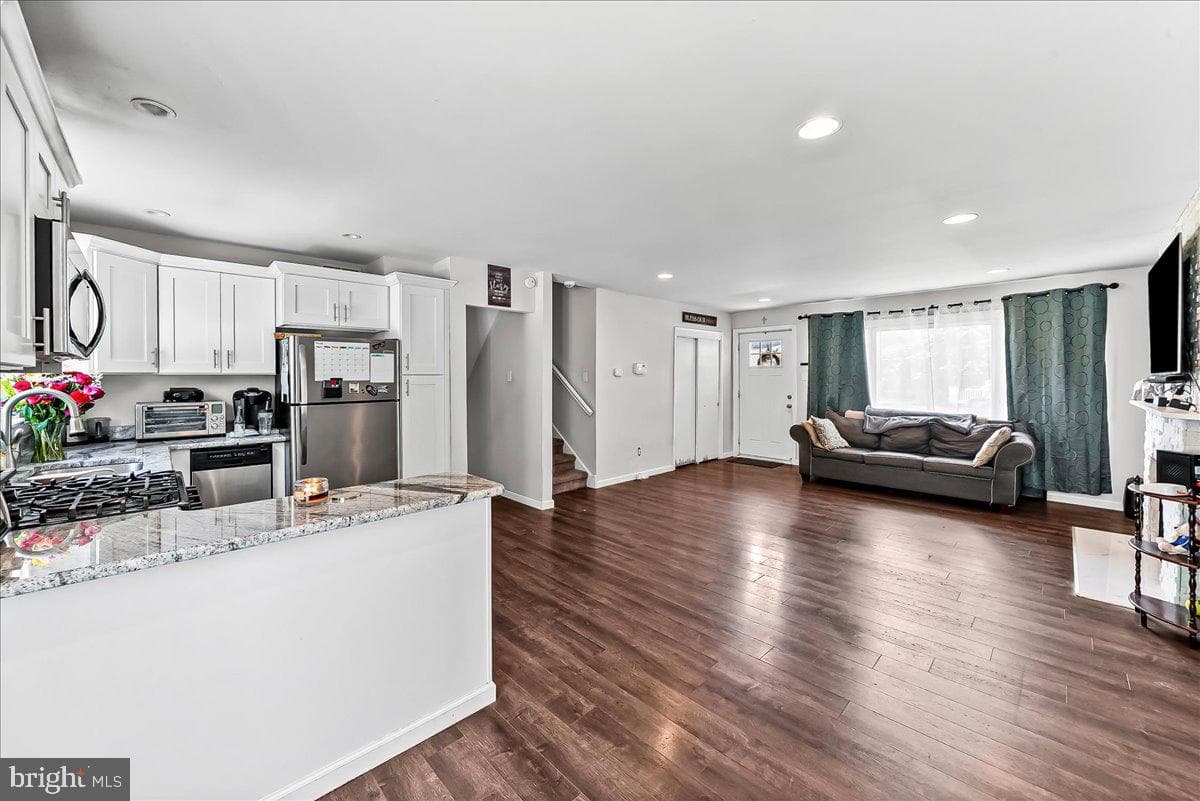 1109 Brookwood Lane photo 8