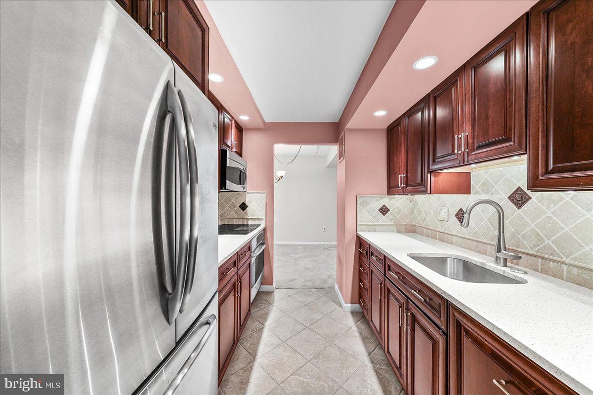 800 Avondale Road #3k photo 5